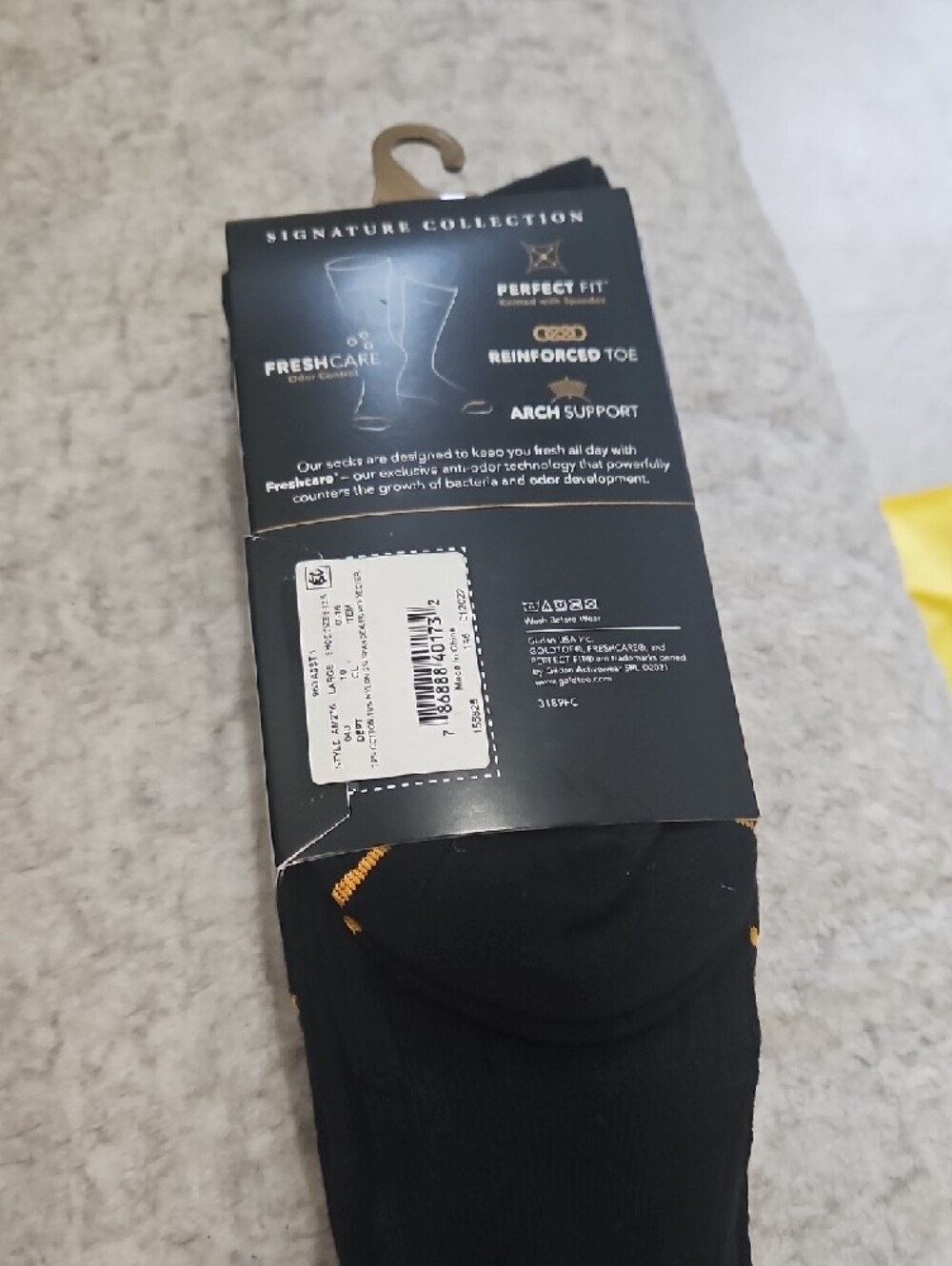 Gold Toe Three Black Ribbed Crew Socks - Signature Collection - Picture 2 of 3